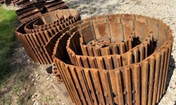 Caterpillar 28in Triple Grouser Tracks Part and Part Machine